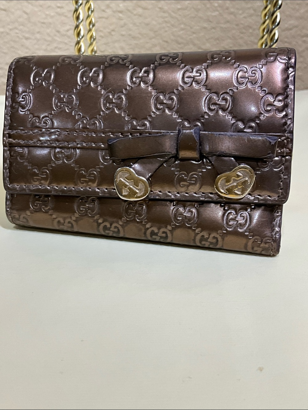 Gucci Brown GG Embossed Leather Key & Card Holder with Gold Hardware - Picture 2 of 13